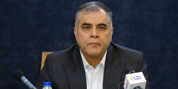 وزیر نفت: صنعت نفت در طوفان تحریم و جنگهای تحمیلی سربلند ایستاد