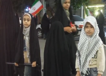 طنین لبیک با رهبر انقلاب در شب‌های صالح‌آباد + فیلم