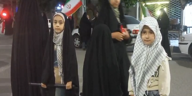 طنین لبیک با رهبر انقلاب در شب‌های صالح‌آباد + فیلم