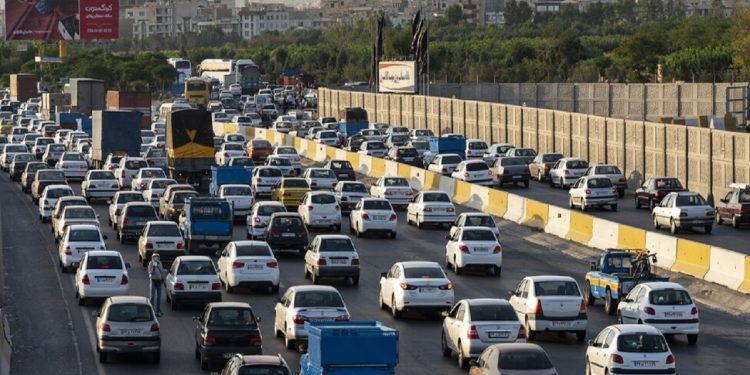 ترافیک سنگین در آزادراههای تهران-کرج و قم-تهران